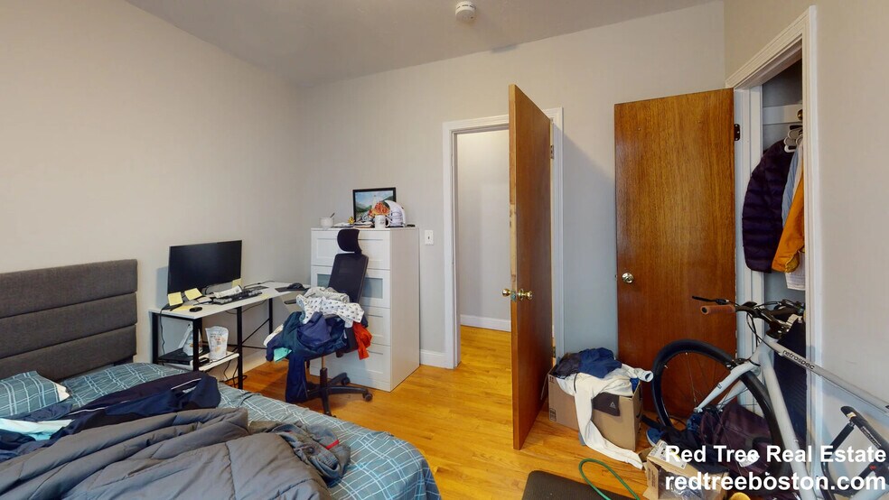 Building Photo - 344 Putnam Ave