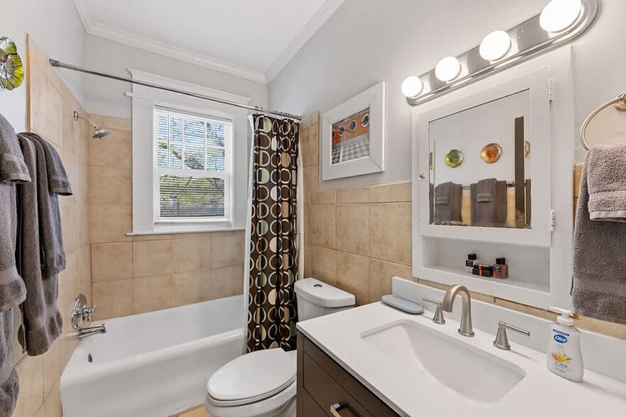 Building Photo - 2101 Kirkwood Ave