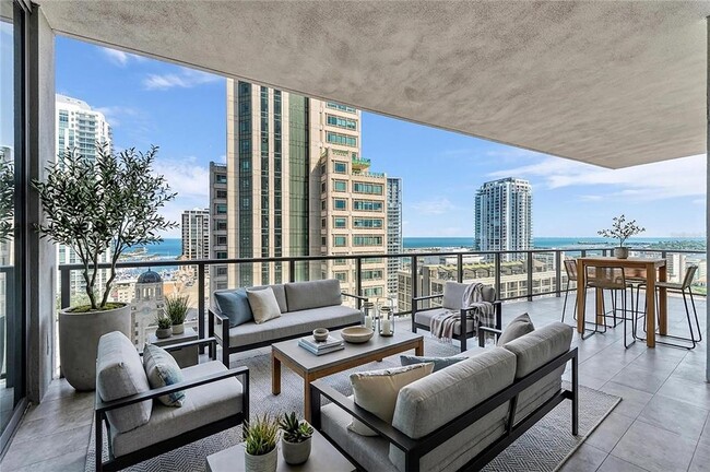 Building Photo - 275 1st Ave S