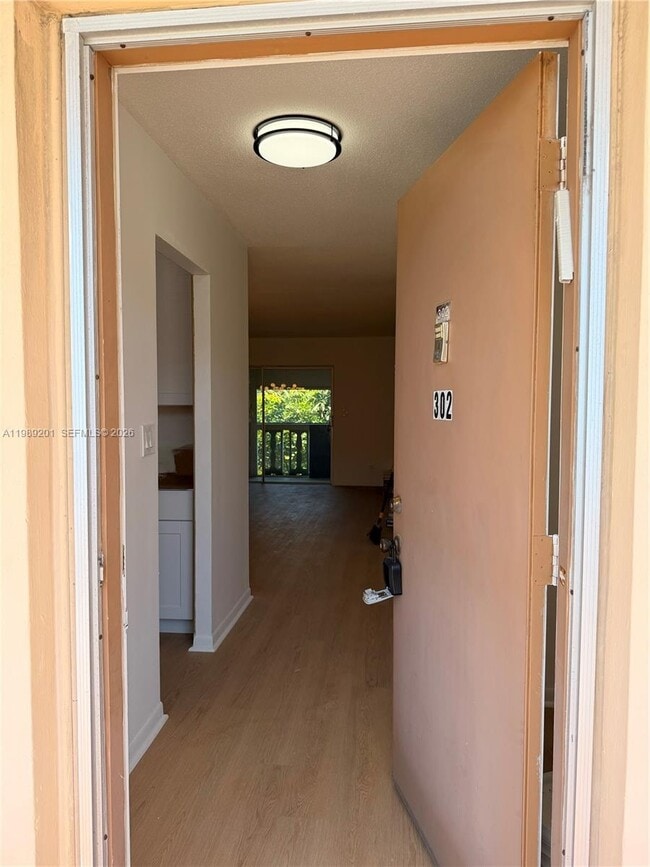 Building Photo - 218 NE 12th Ave