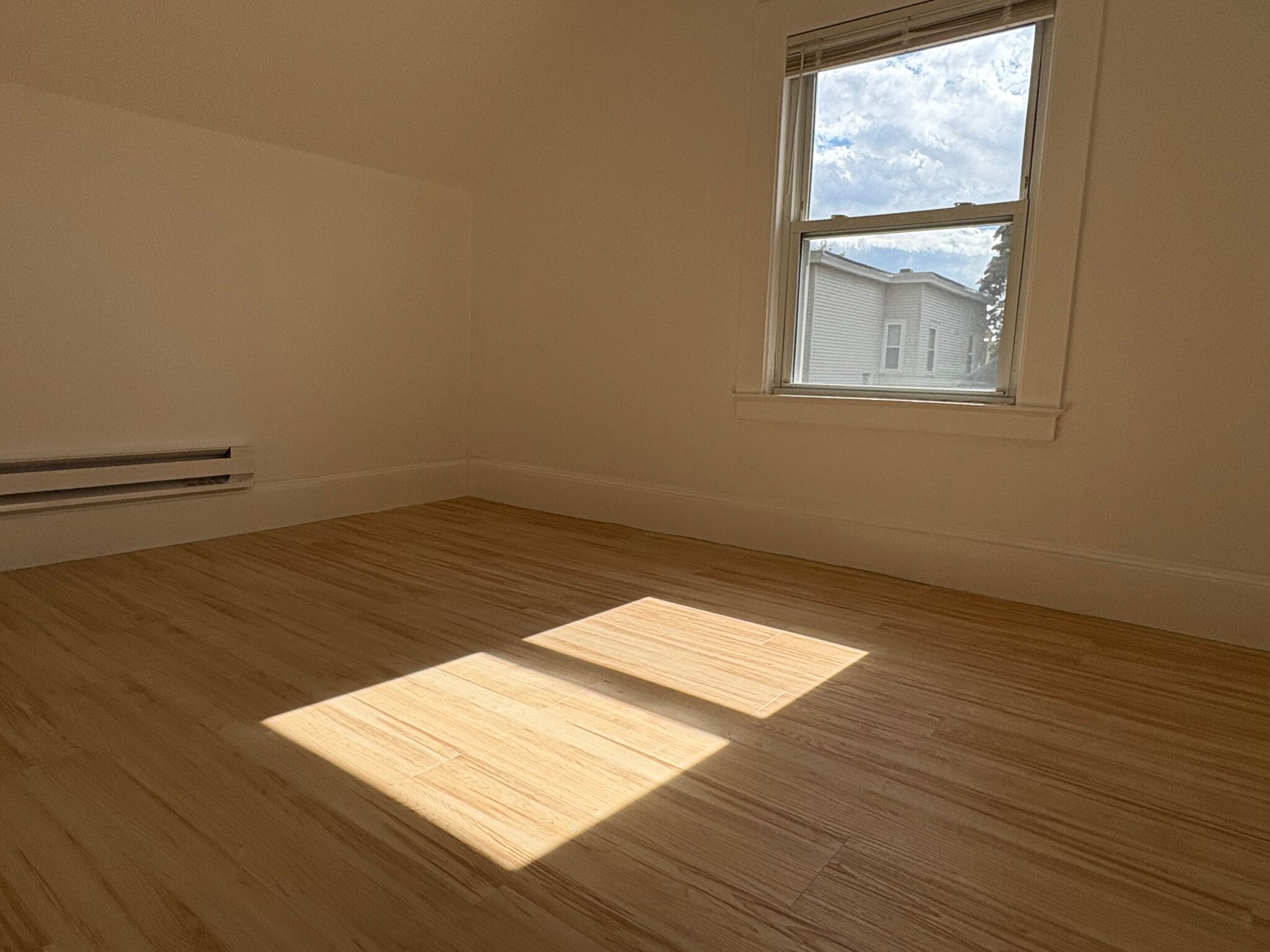 Building Photo - 9 Knapp St