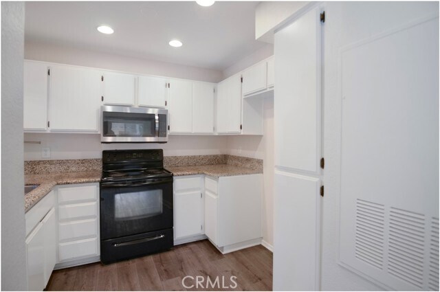 Building Photo - 74 Corniche Dr