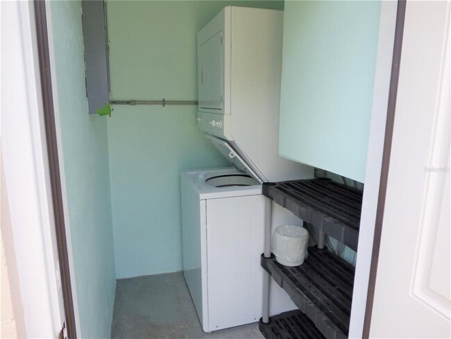 Building Photo - 3372 Croton Terrace