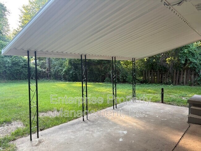 Building Photo - 3283 Frayser View Dr