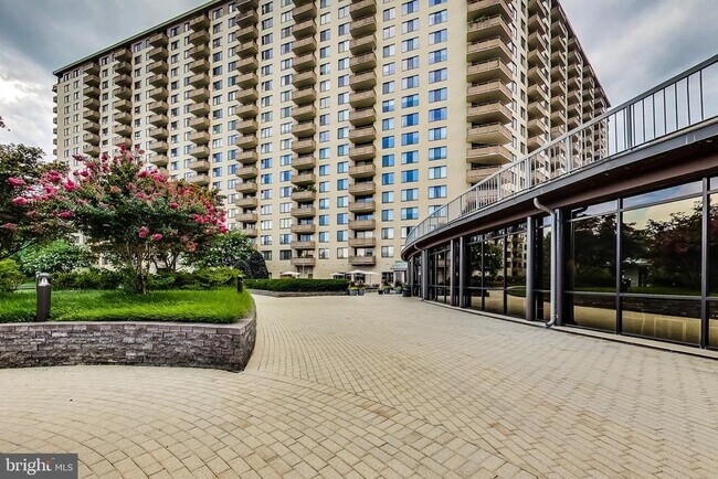 Building Photo - 5225 Pooks Hill Rd