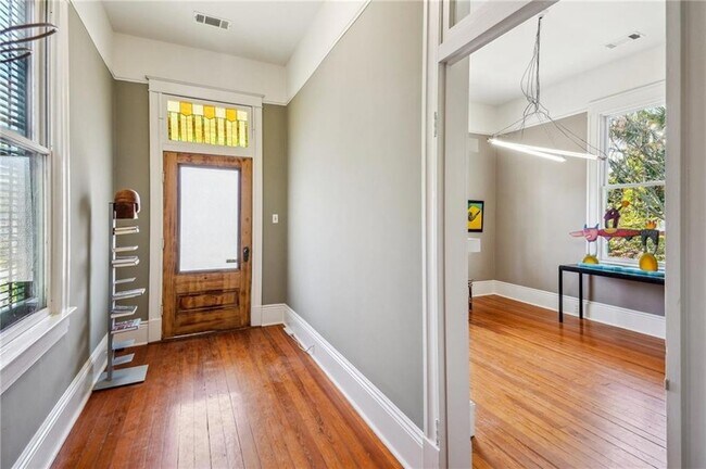 Building Photo - 4301 Iberville St