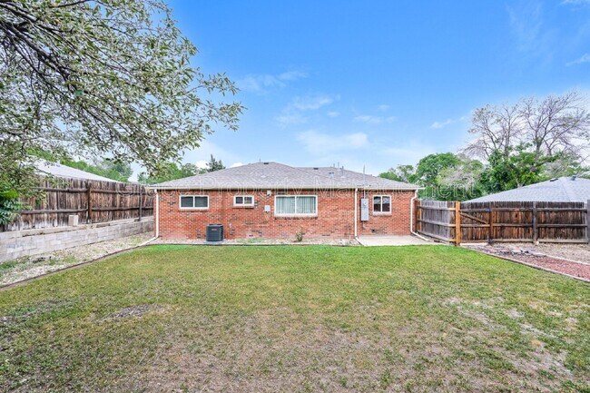 Building Photo - 9301 Ellen Ct