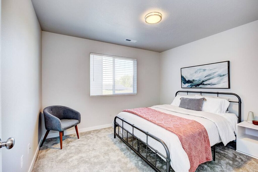 Building Photo - 5280 West Grand Rapids St