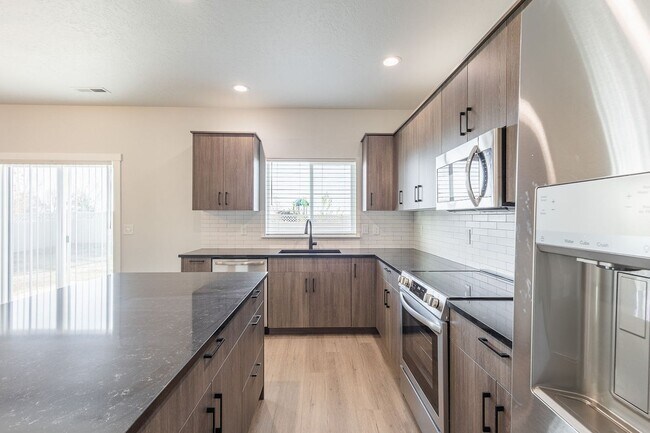 Building Photo - Brand New 4 Bed 2.5 Bath House in Star