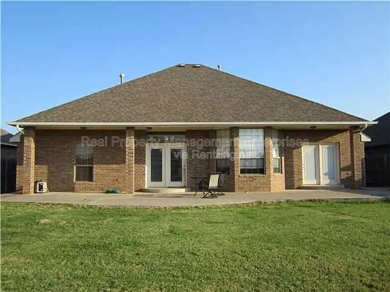 Building Photo - 9025 NW 92nd St