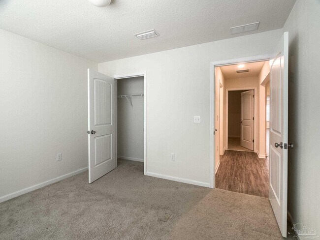 Building Photo - 5760 Blackhorse Cir