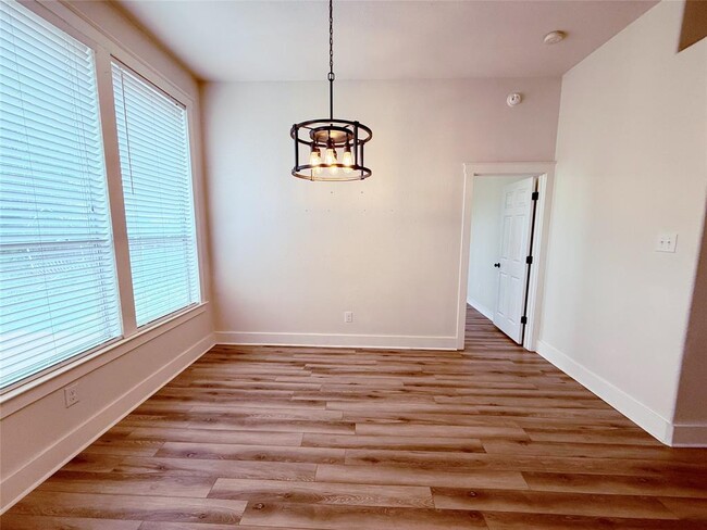 Building Photo - 207 Mollie Dr