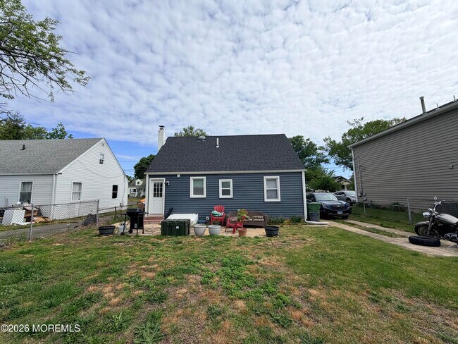 Building Photo - 1406 7th Ave