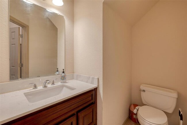 Building Photo - 20632 Farm Pond Ln