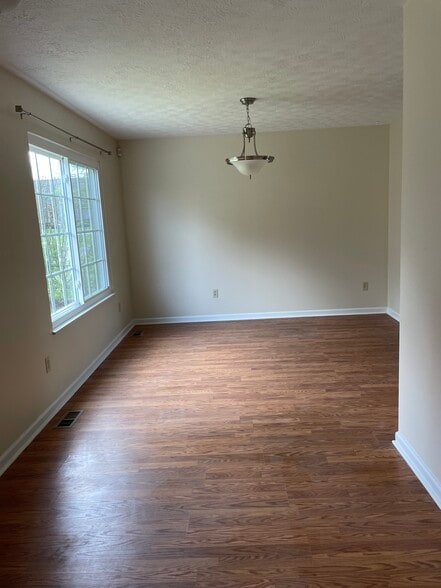 Dining Room - 1216 W Broadway Ave