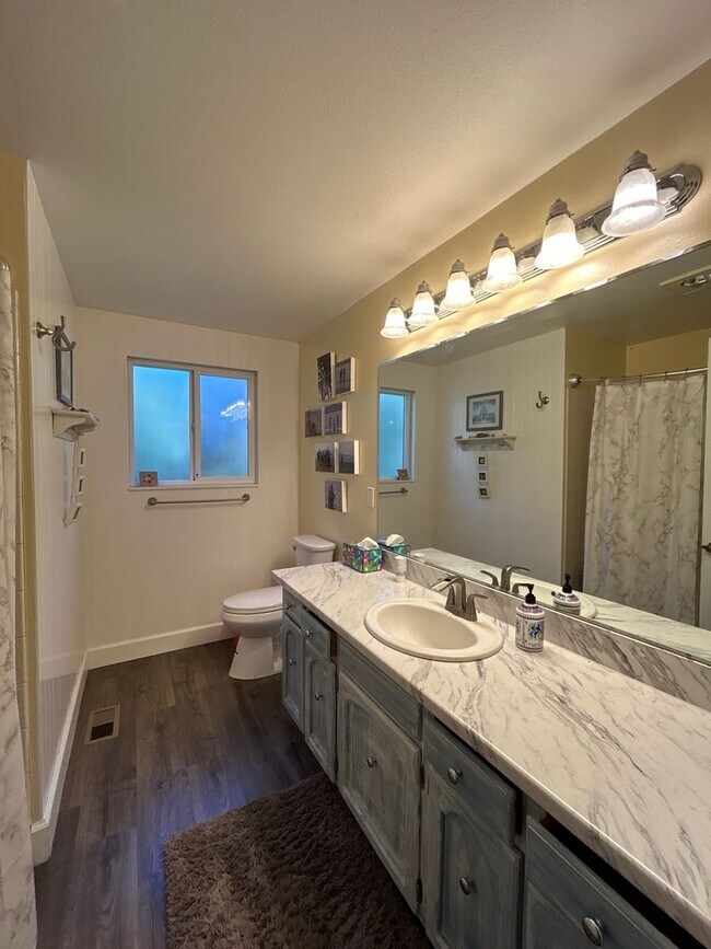 Building Photo - Country Living In The City - 3 Bedroom / 2 Bathroom Home on a Large Corner Lot