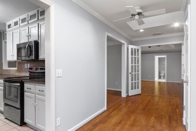 Building Photo - 2013 Fox Ridge Rd