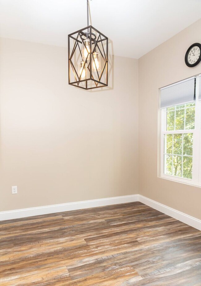 Building Photo - Condo Living 26 Hundred sq Ft!!