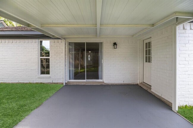 Building Photo - 13607 Salisbury Dr