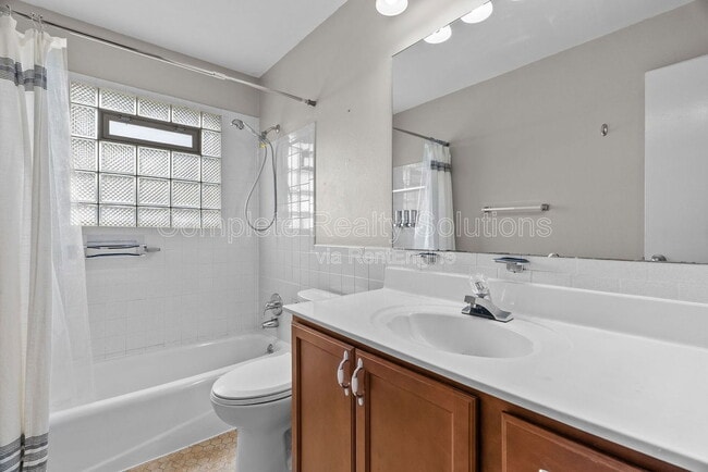 Building Photo - 12464 Glengate Dr