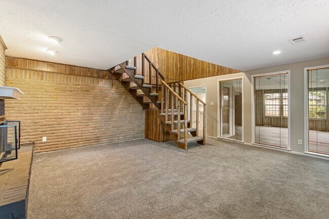 Building Photo - 6602 Indian Lake Dr