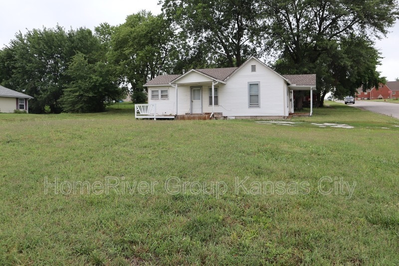 Building Photo - 2304 Elm St