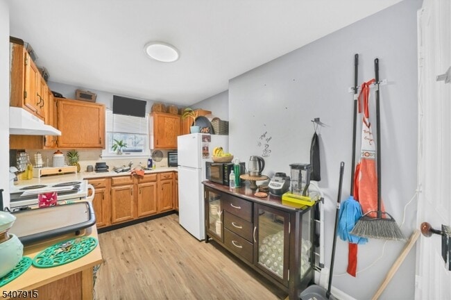 Building Photo - 137 Belvidere Ave