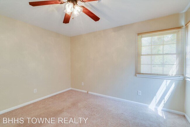Building Photo - 3 br, 1 bath House - 133 Drew Road