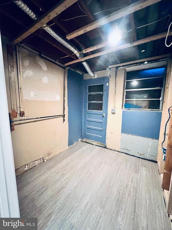 Building Photo - 747 Seawall Rd