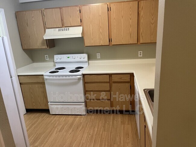 Building Photo - 4531 Boardwalk Dr