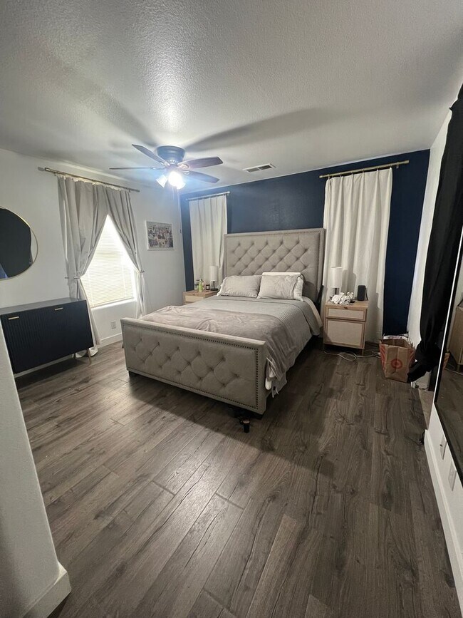 Building Photo - STUNNING Gated 3 Bed/2.5 Bath Soledad Home