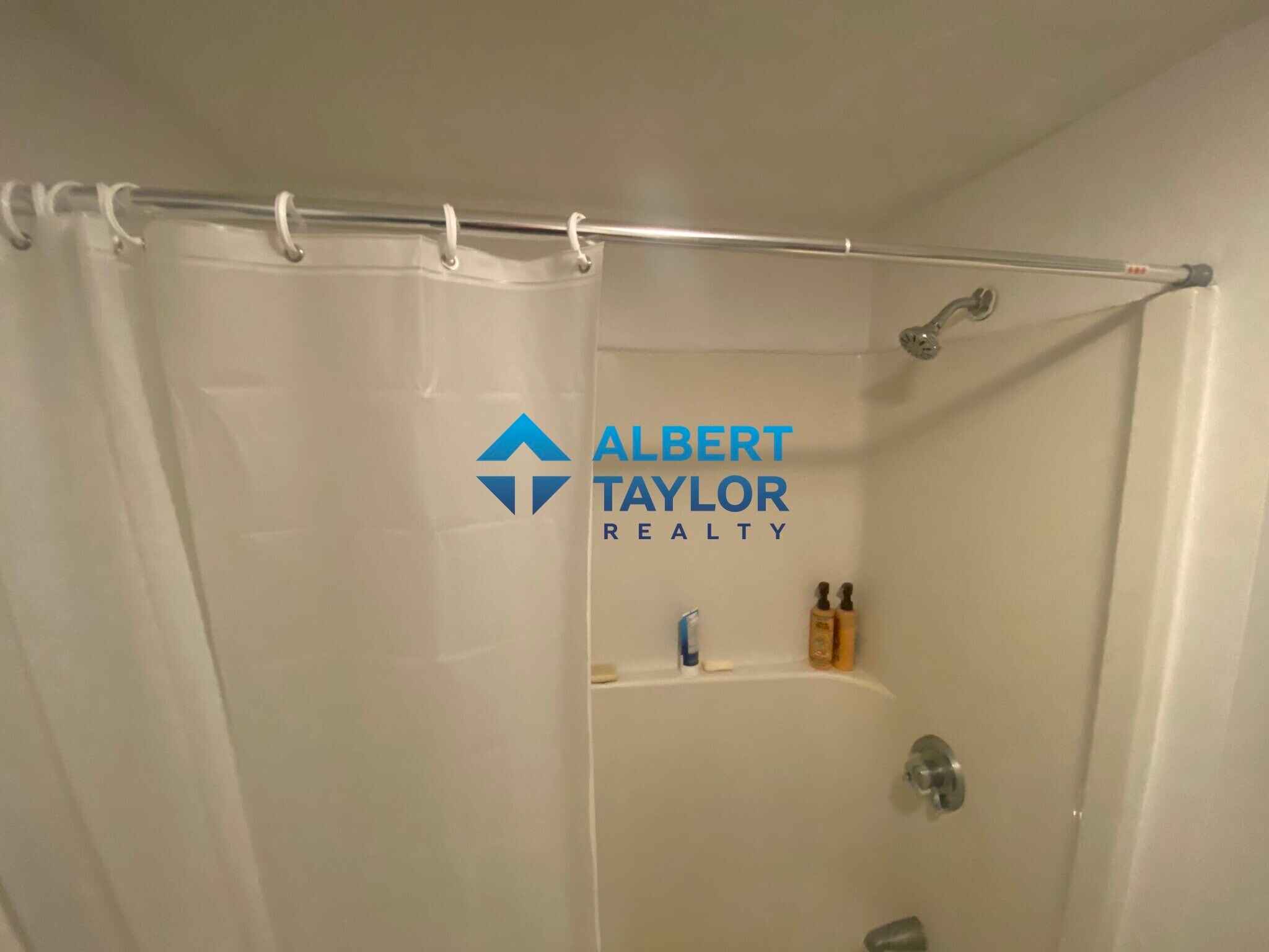 Building Photo - 872 Huntington Ave