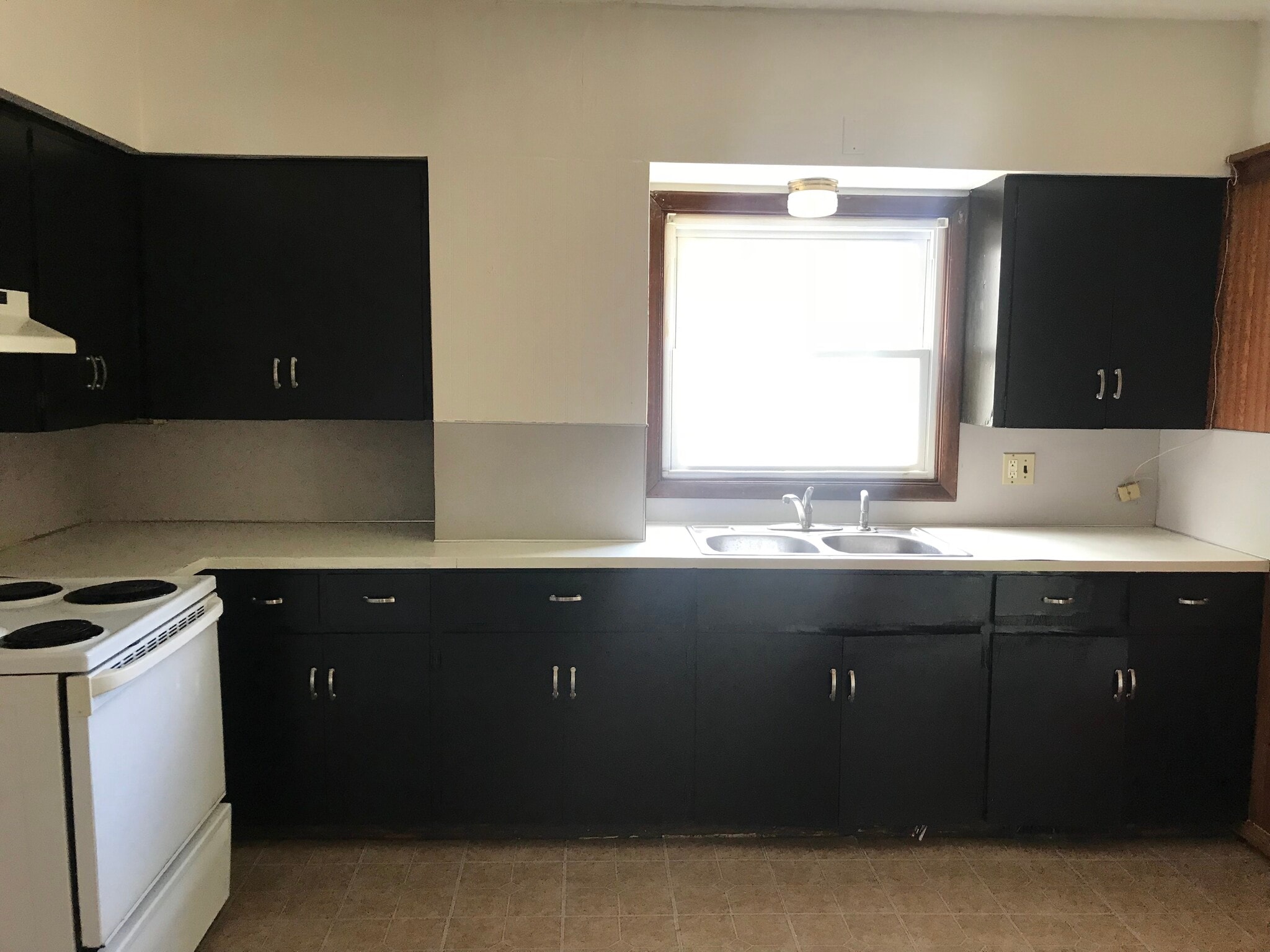 Kitchen2 - 208 W 14th St