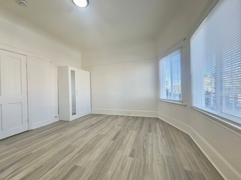 Building Photo - 3218 West St