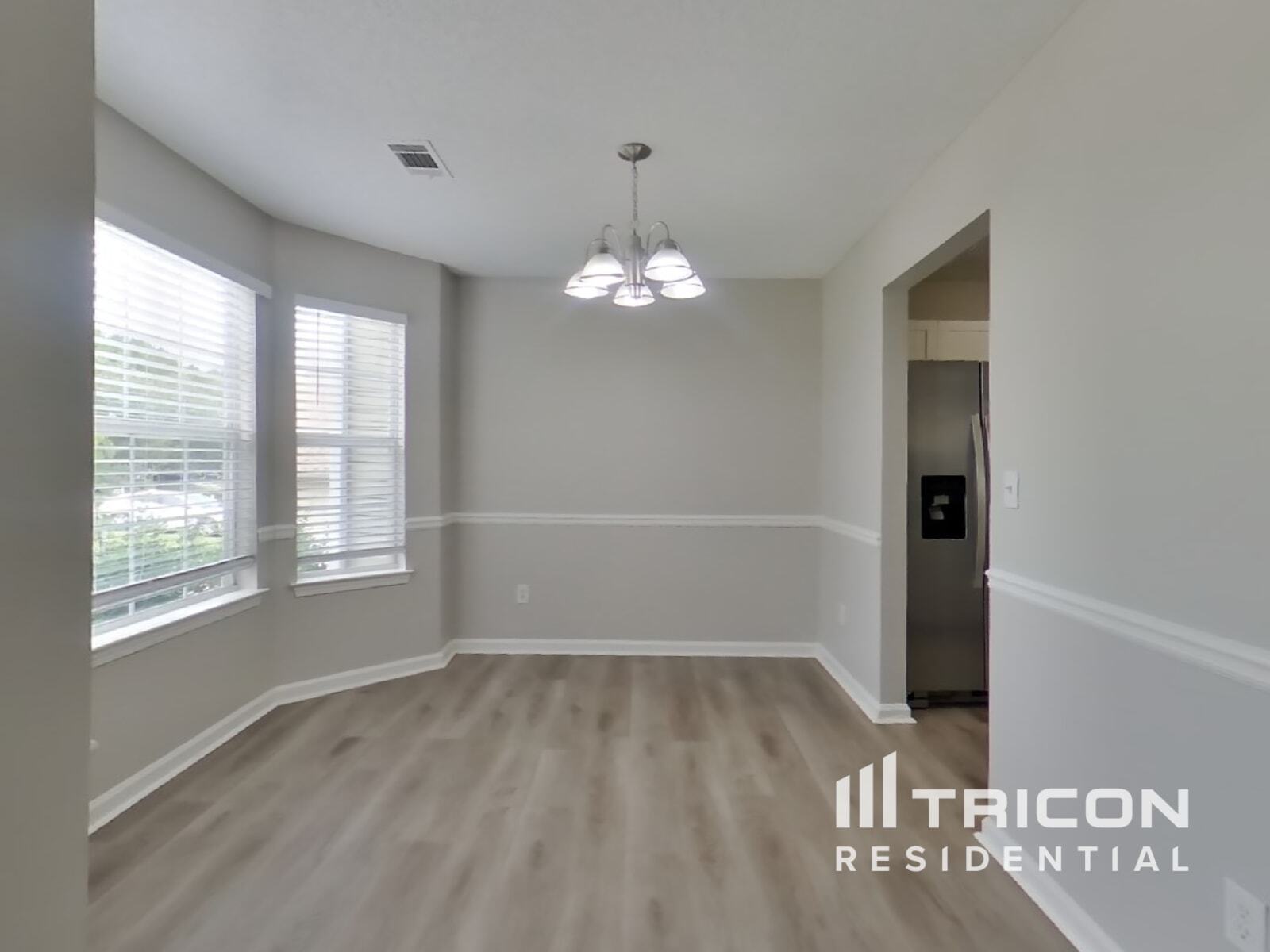 Building Photo - 5587 Sapphire Cir