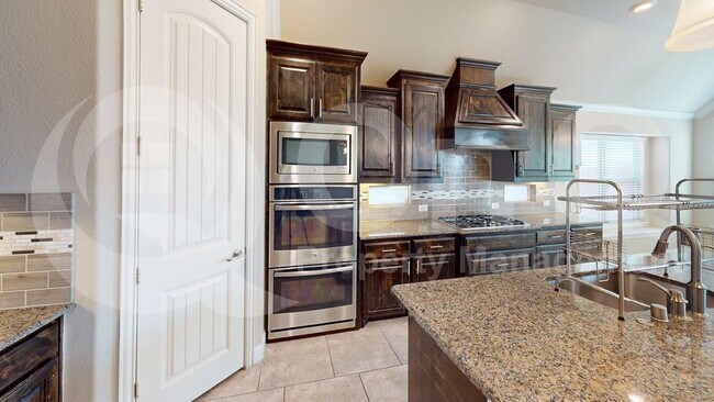 Building Photo - 4112 Overton Dr