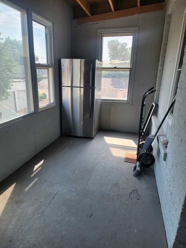Building Photo - 5025 W Berenice Ave