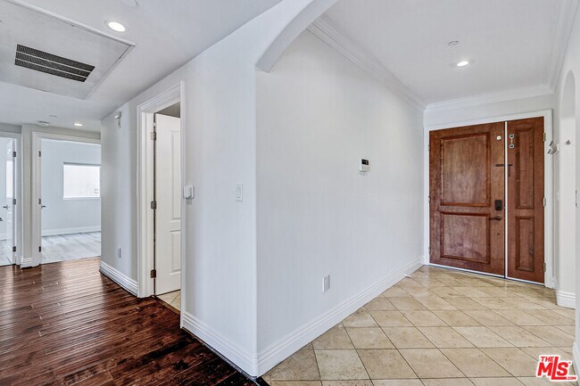 Building Photo - 1520 S Shenandoah St