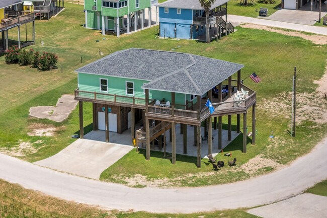 Building Photo - 804 1/2 Johnson Crawford Circle-SI ID1264805P