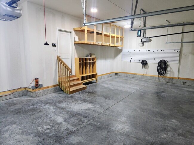 Building Photo - 1603 Red Cedar Ln