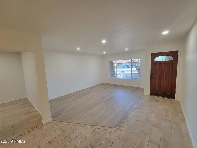 Building Photo - 6250 E Gelding Dr