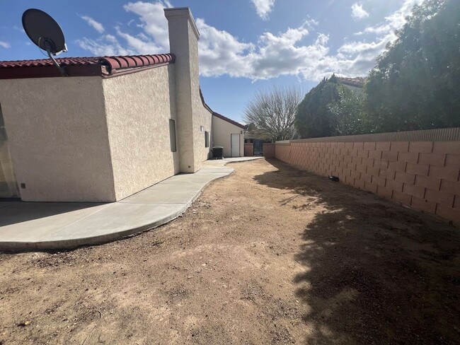 Building Photo - West Lancaster Home
