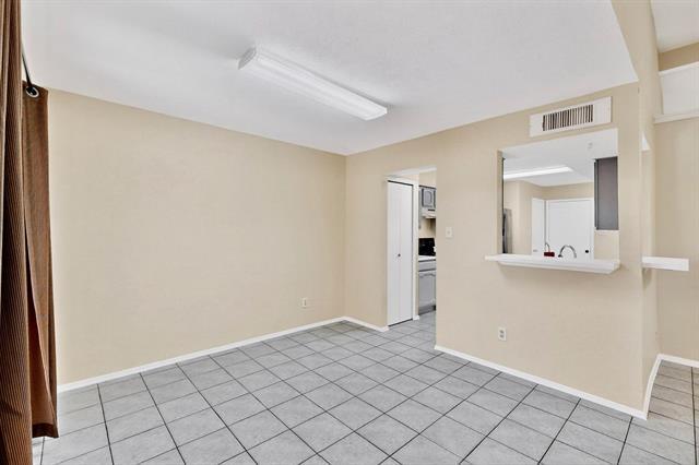 Building Photo - 2426 Sutton Dr