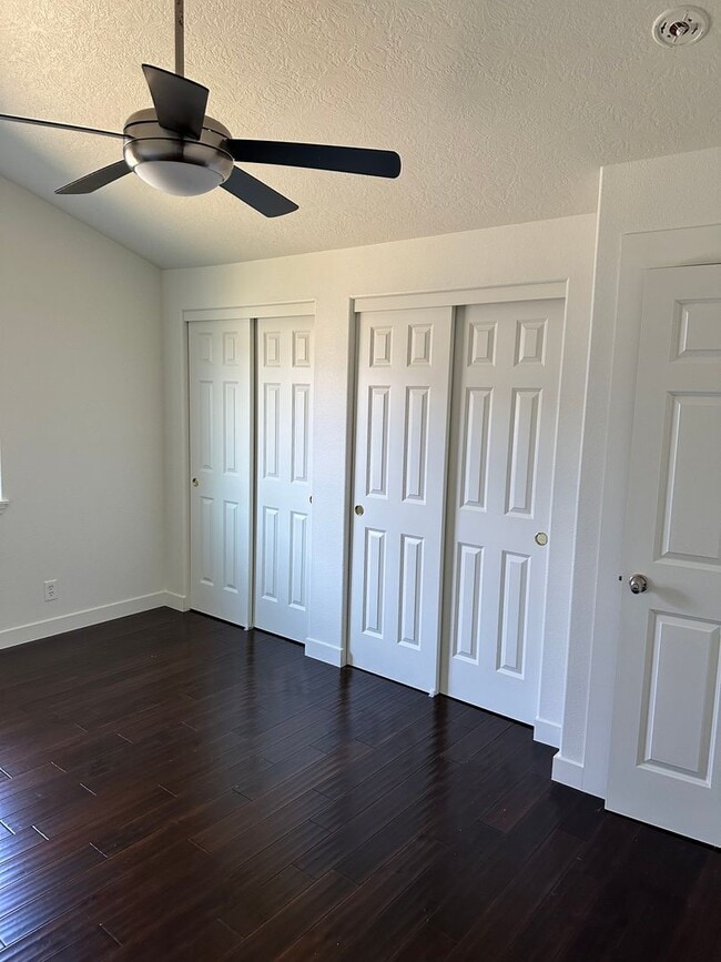 Building Photo - 3-bedroom 2 bath House