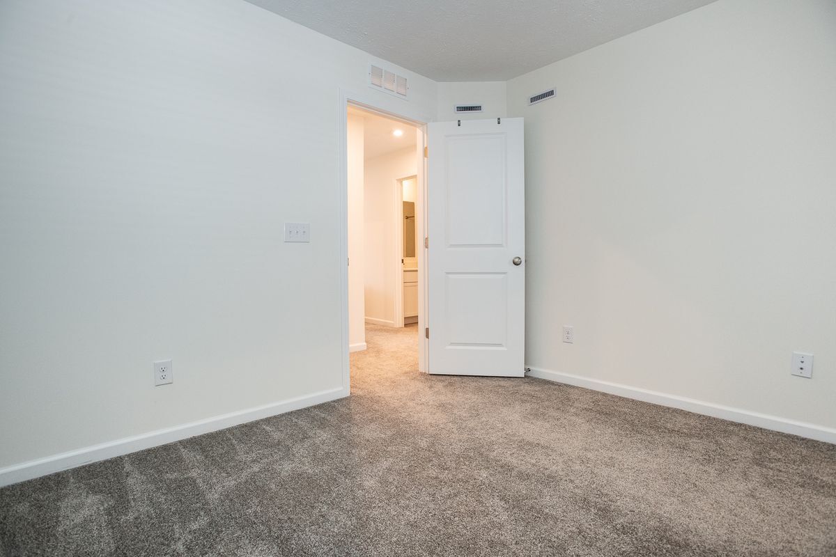 Building Photo - 27845 Birchwood Ct