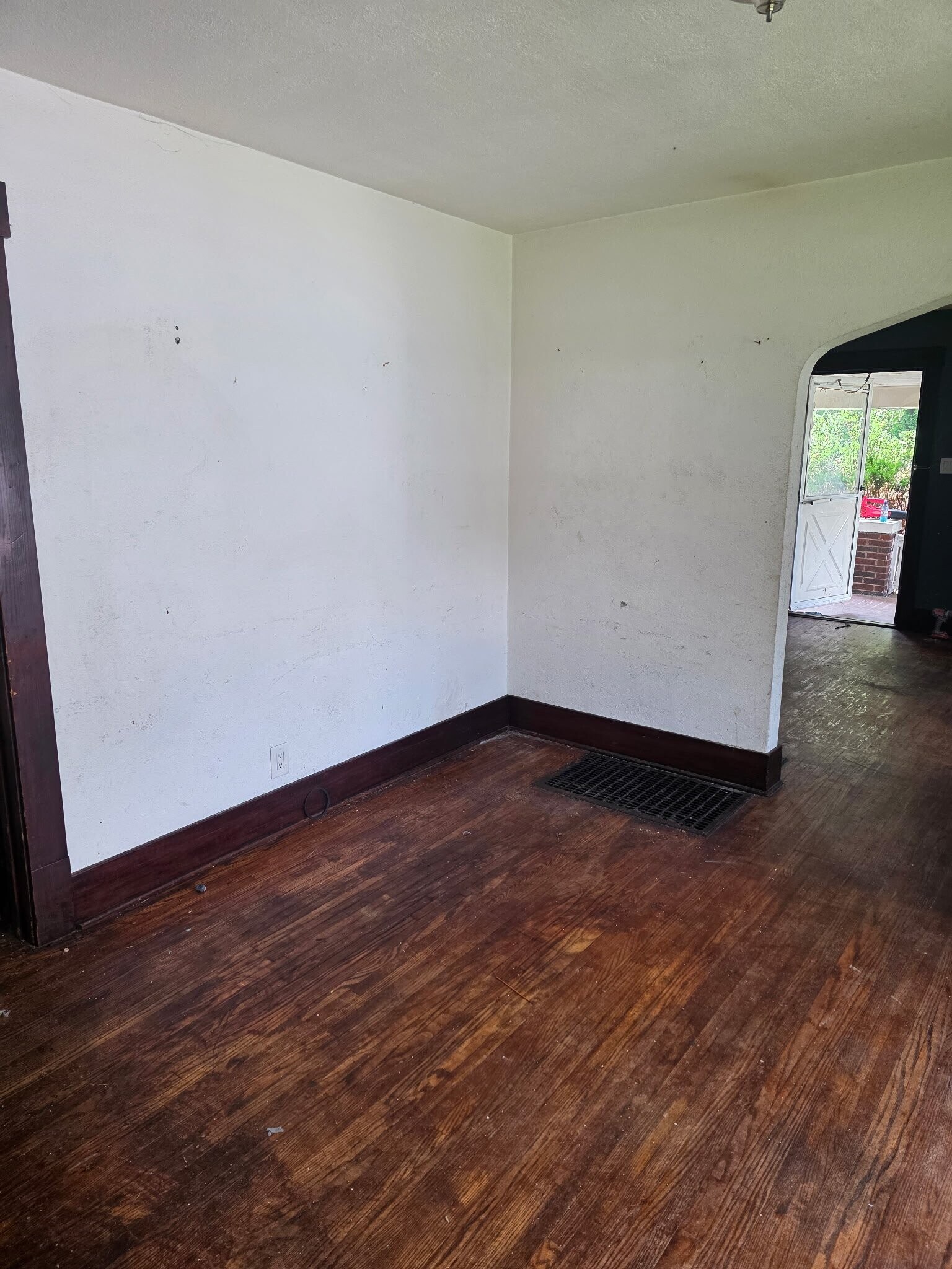 Building Photo - 1830 N Lowber St