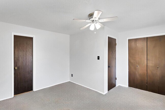 Building Photo - 2 Bedroom Condo near CMU