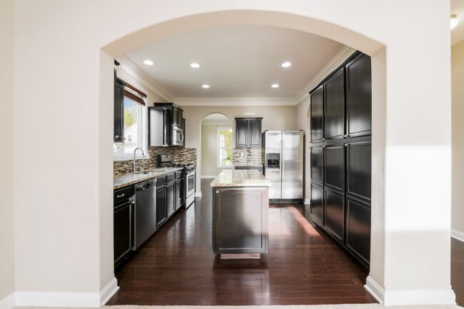 Building Photo - 8865 Sweetshade Dr