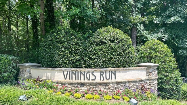 Building Photo - Vinings Run 1 Bedroom Condo, Minutes from The Battery and Truist Park!