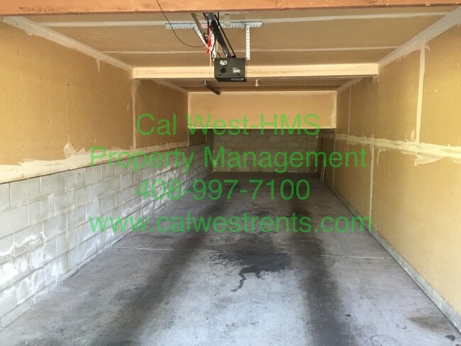 Building Photo - 01248 - % - Costa Mesa Terrace #G